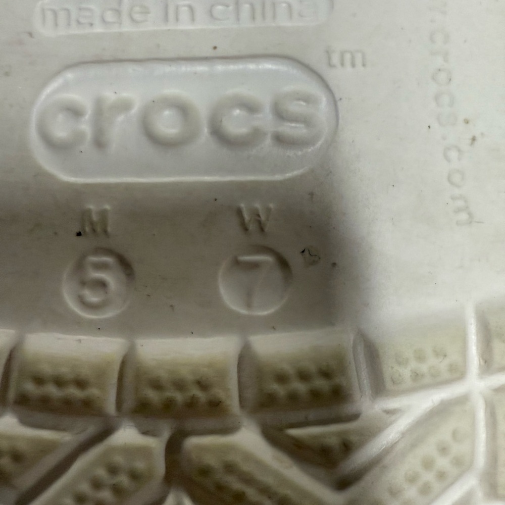Minnie Mouse crocs - Picture 4 of 5